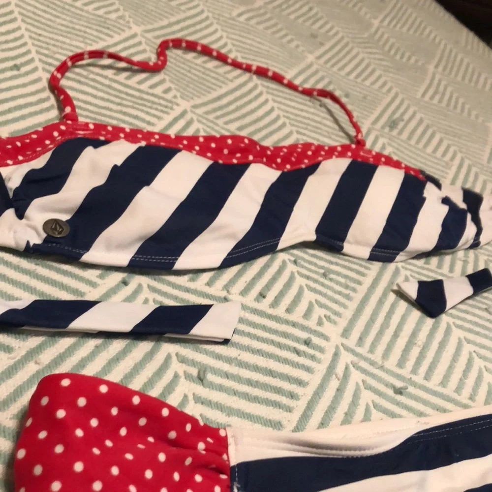 Volcom bikini - Picture 5 of 12